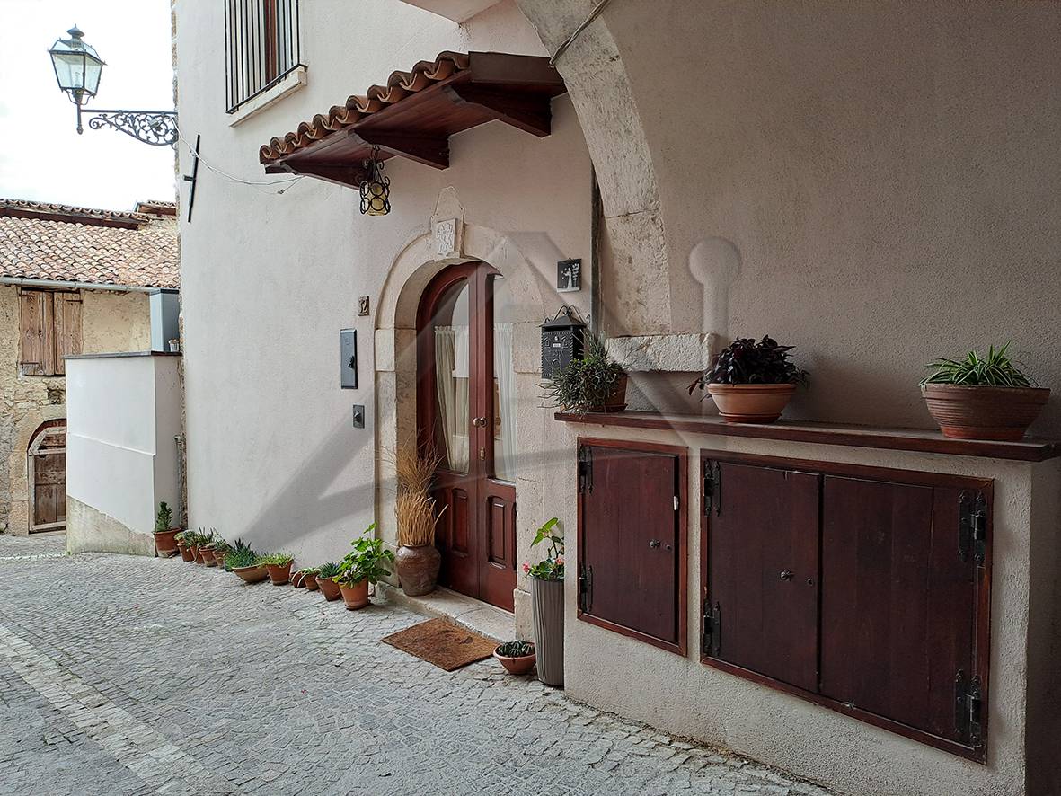 casa indipendente in vendita a Ne