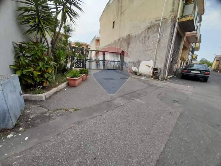 locale di sgombero in vendita a Tremestieri Etneo