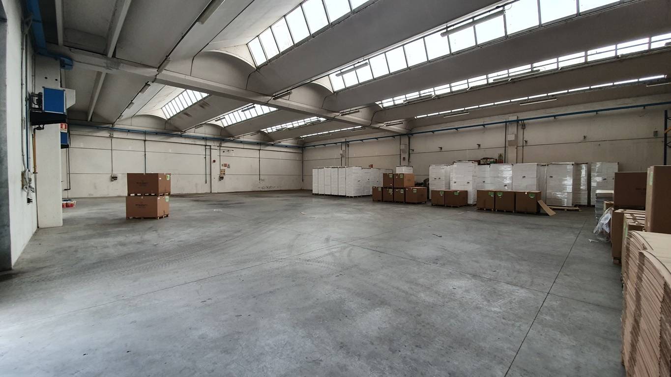 locale di sgombero in vendita a Paese