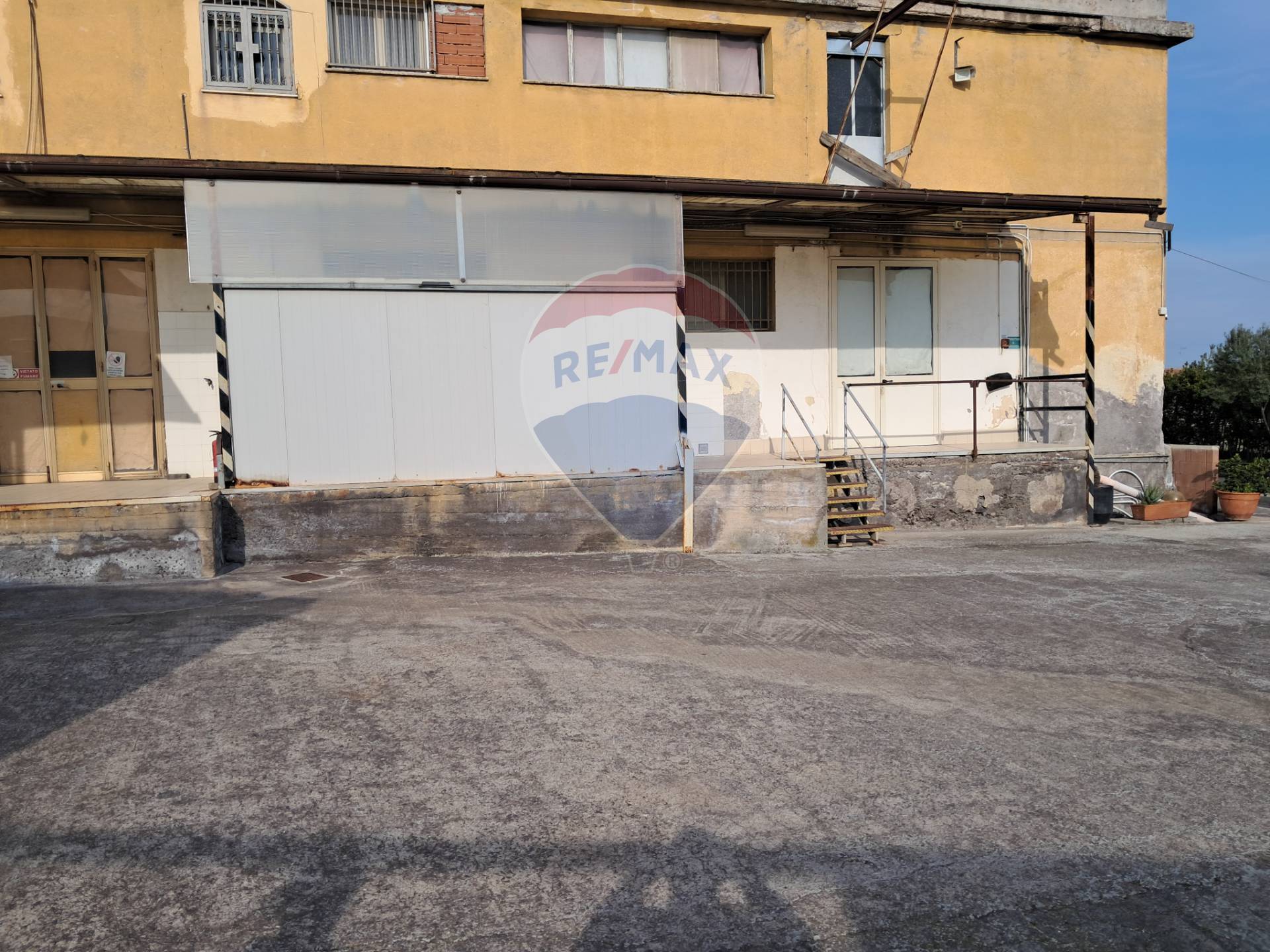 negozio in affitto a Desenzano del Garda in zona San Martino della Battaglia