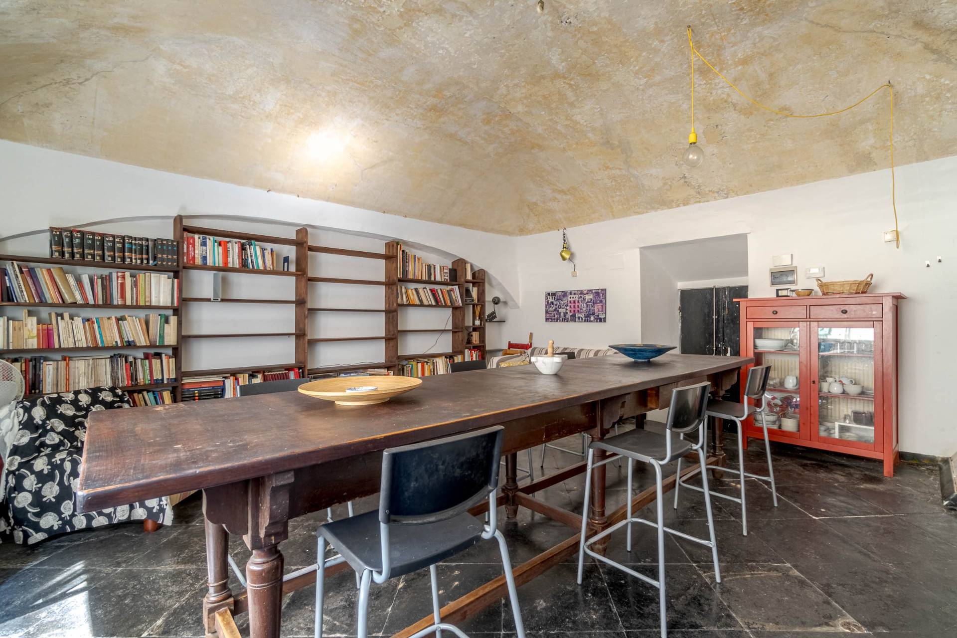 appartamento in vendita a Genova in zona Sottoripa / Maddalena / Molo