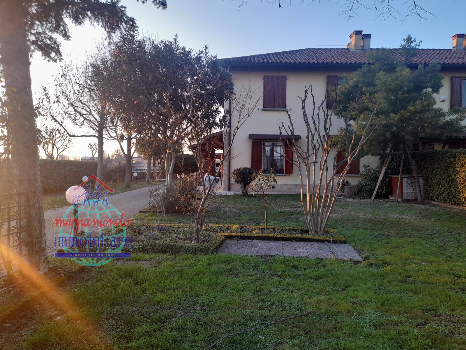 casa indipendente in vendita a Calderara di Reno in zona Longara
