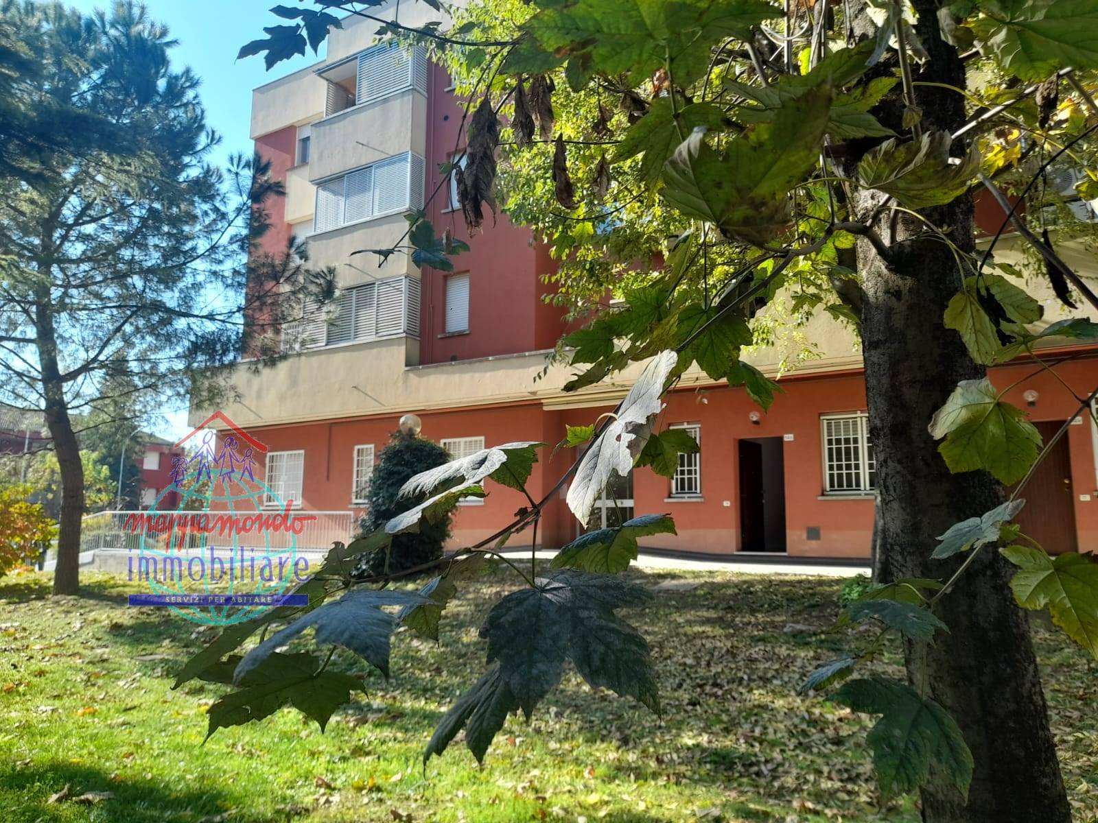 appartamento in vendita a Leggiuno in zona Reno