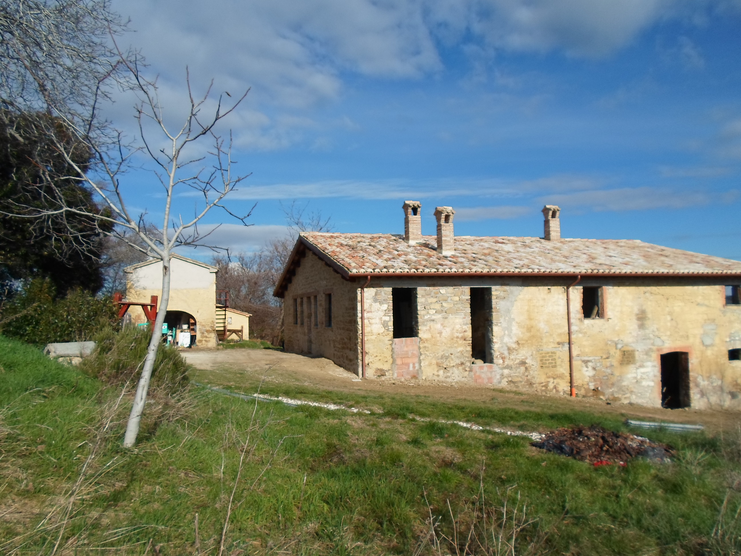 casa indipendente in vendita a San Severino Marche in zona Colleluce