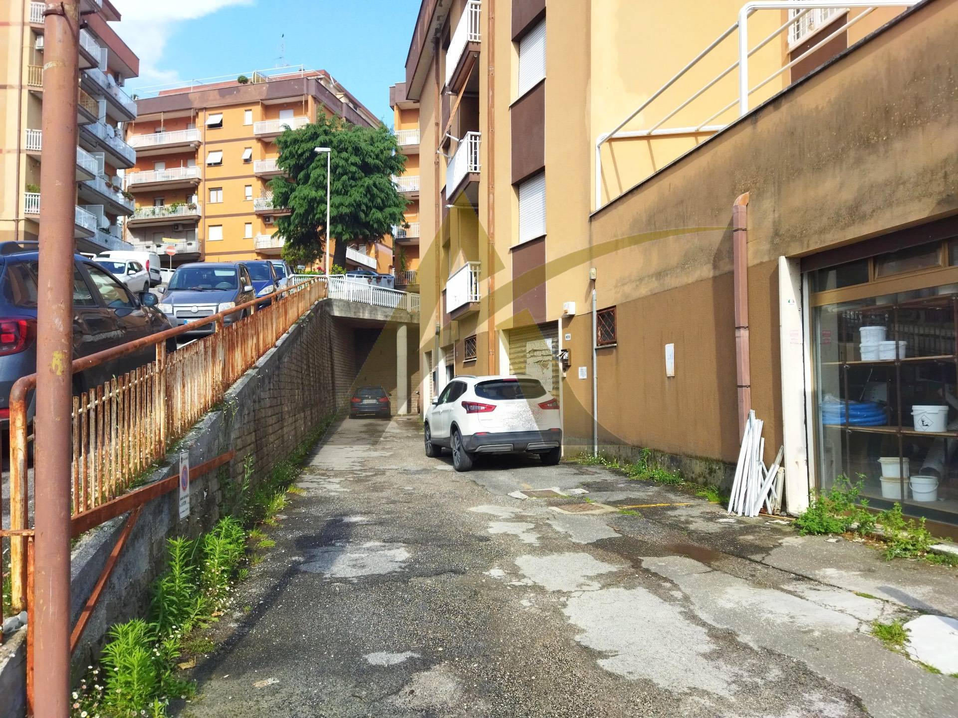 locale commerciale in affitto a Velletri