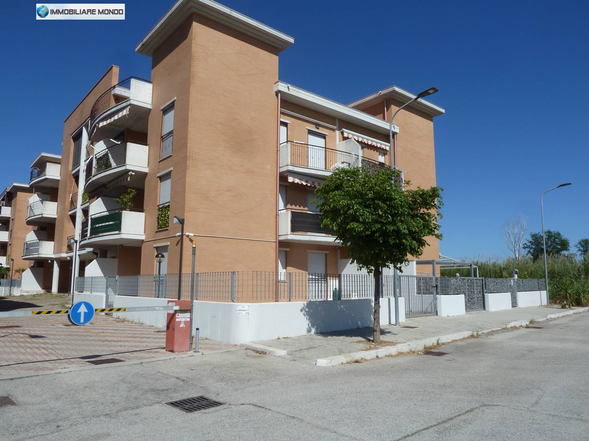 appartamento in vendita a Lonato del Garda in zona Lido