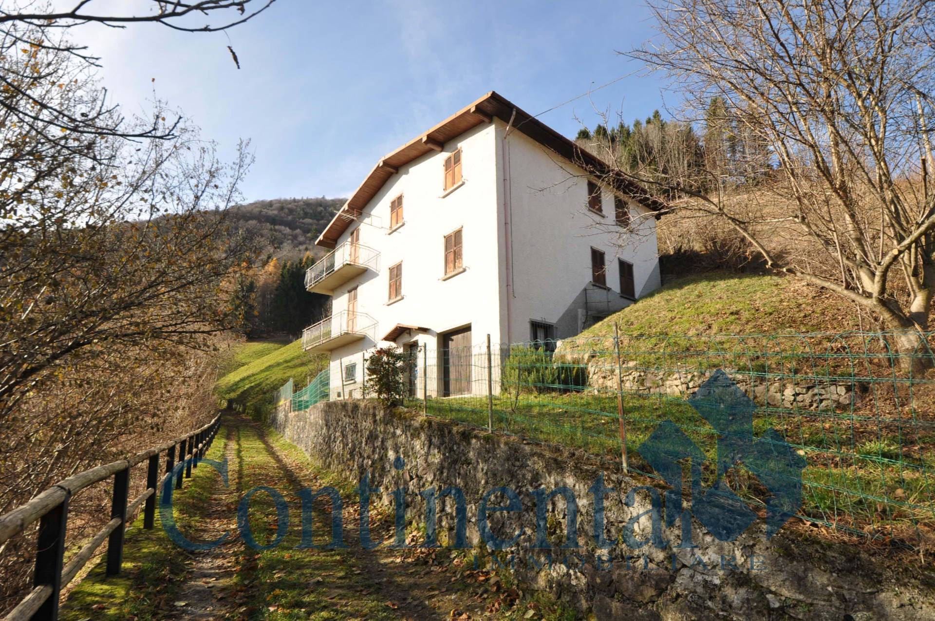 casa indipendente in vendita a Cusio