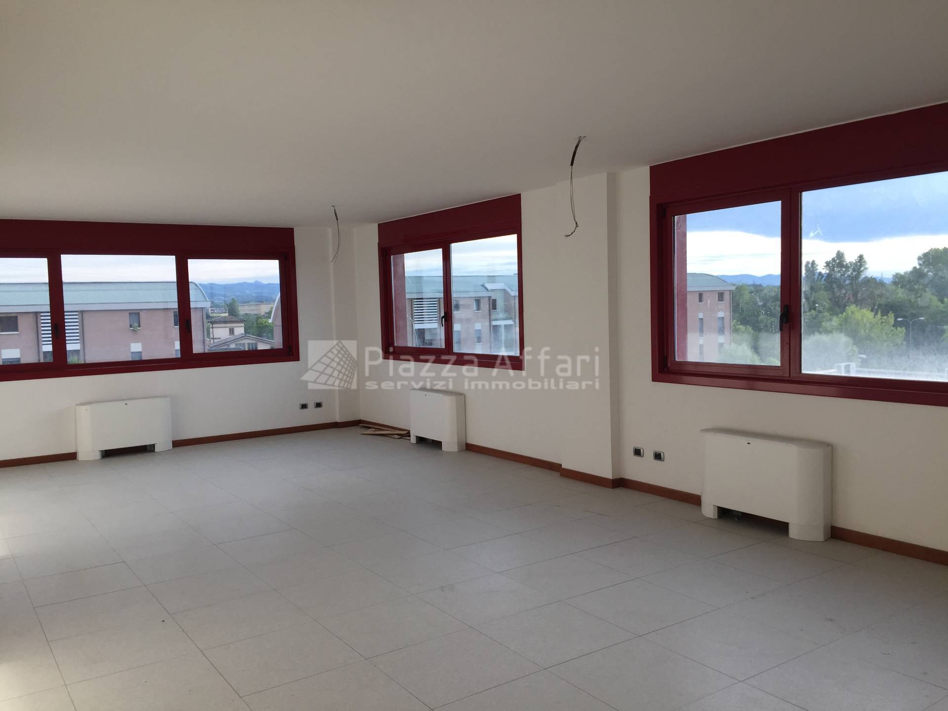 ufficio in vendita a Reggio nell'Emilia