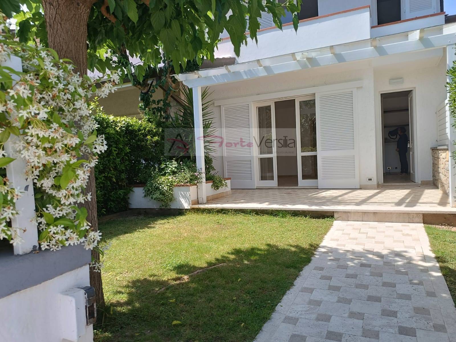 casa indipendente in vendita a Pietrasanta in zona Focette