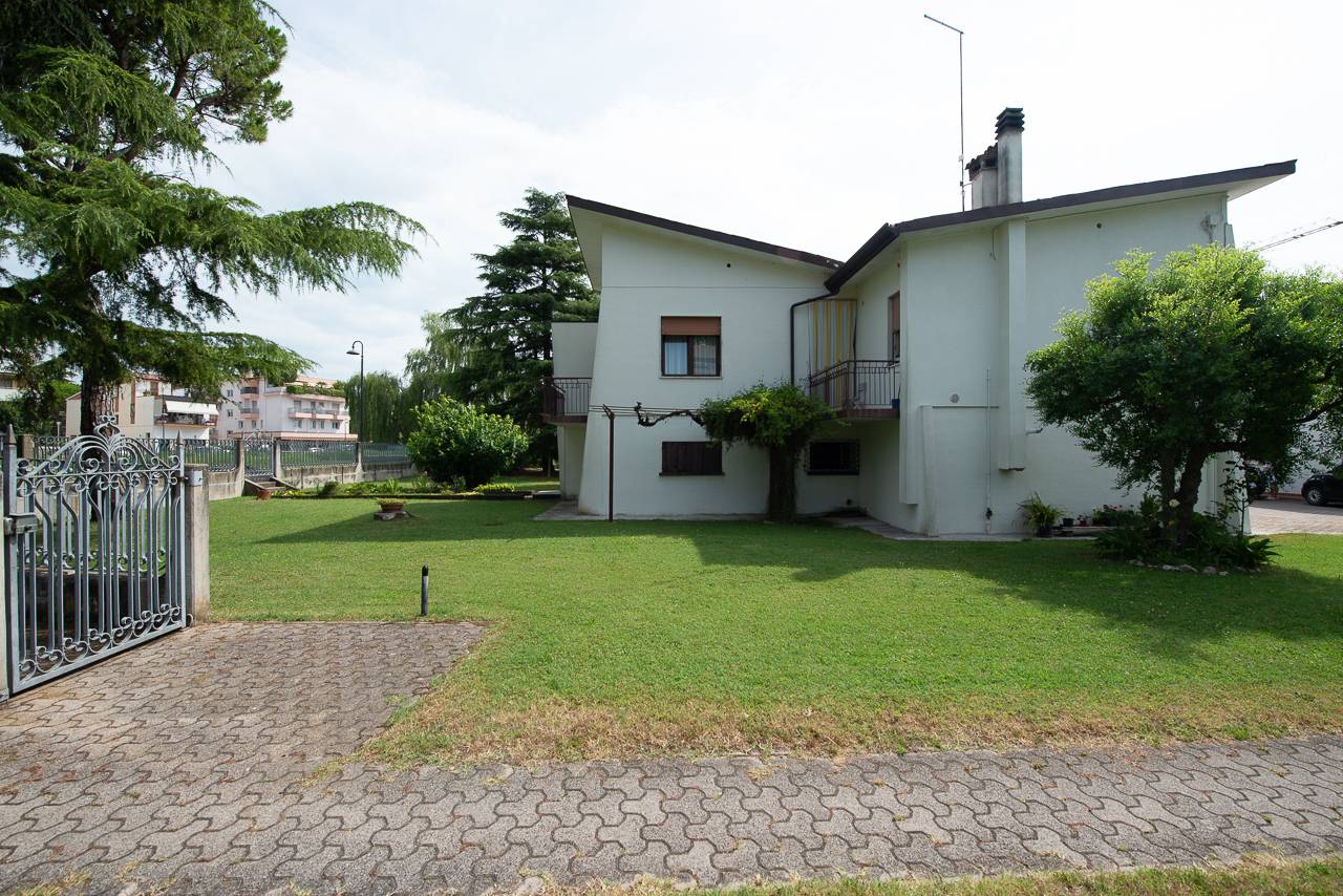 casa indipendente in vendita a Jesolo