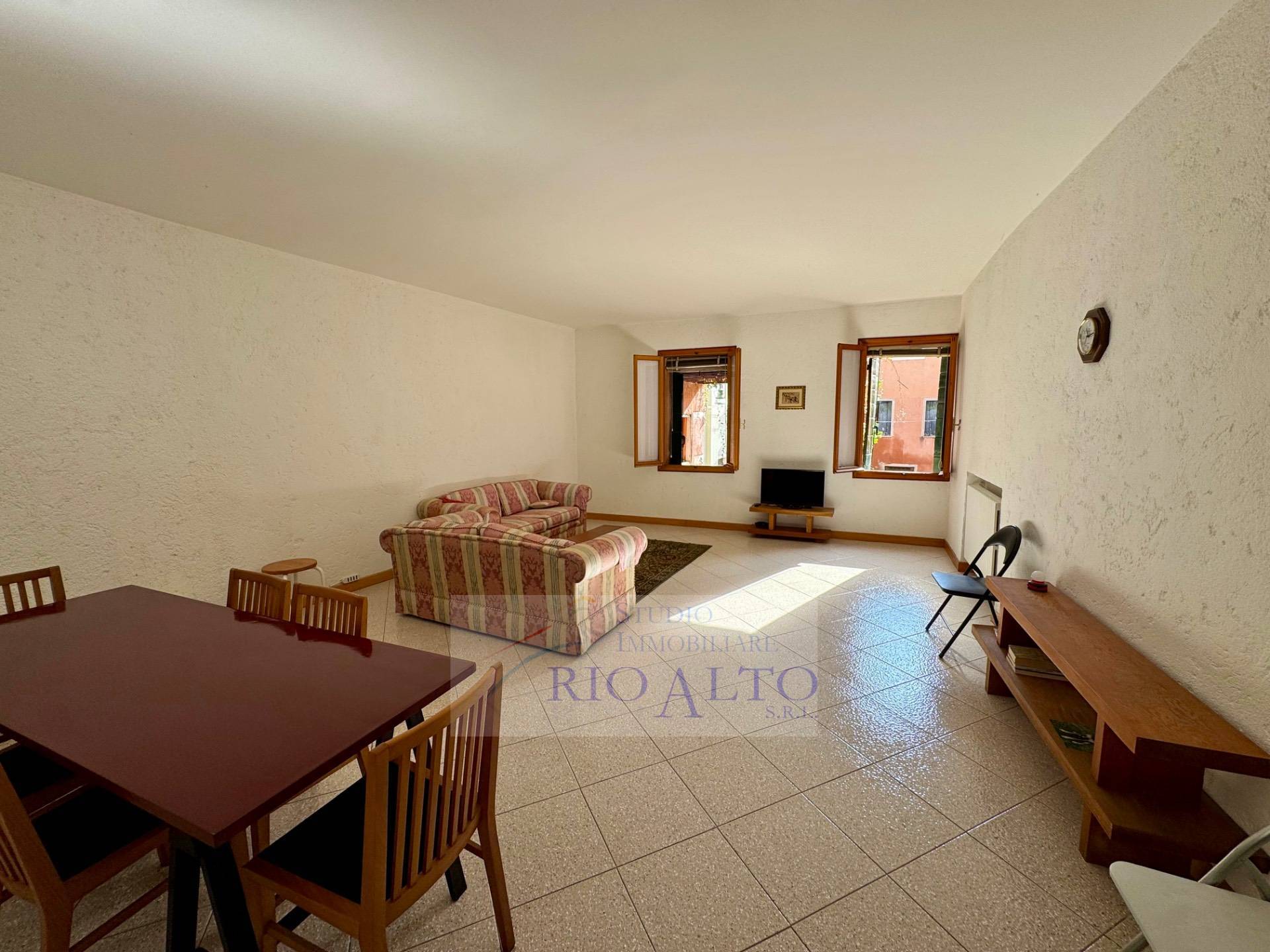 appartamento in vendita a Fiuminata in zona Castello