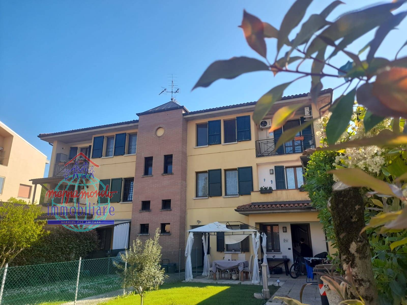 appartamento in vendita a Fiuminata in zona Castello