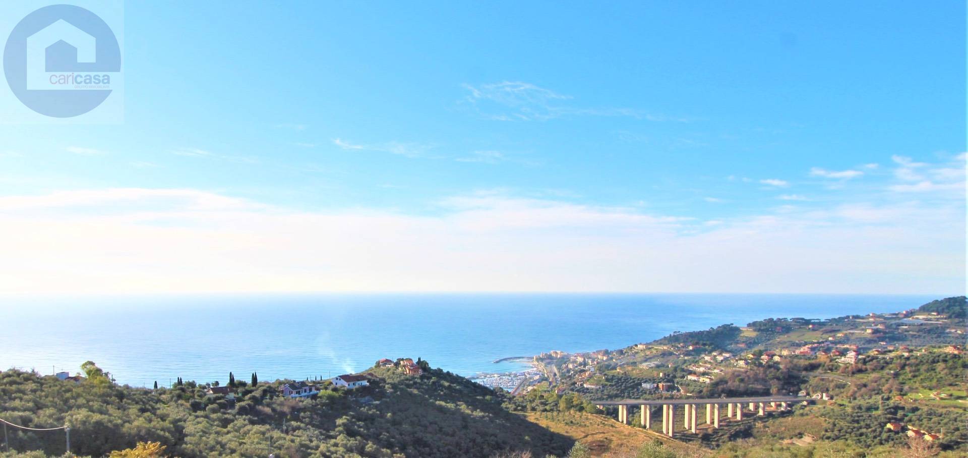 casa indipendente in vendita ad Imperia in zona Poggi