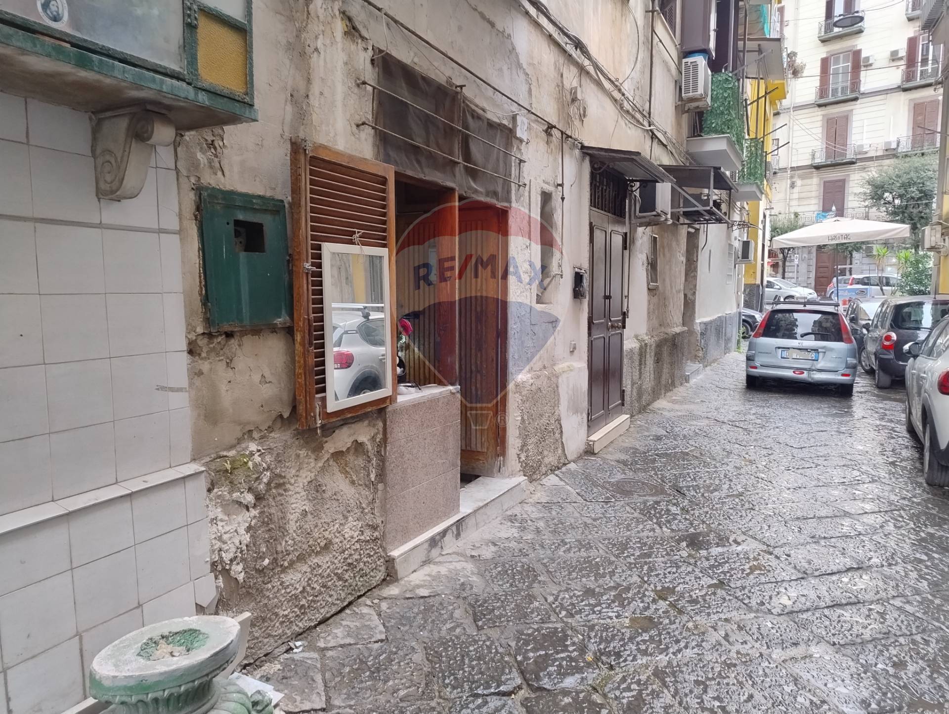 appartamento in vendita a Napoli in zona Pendino / San Giuseppe