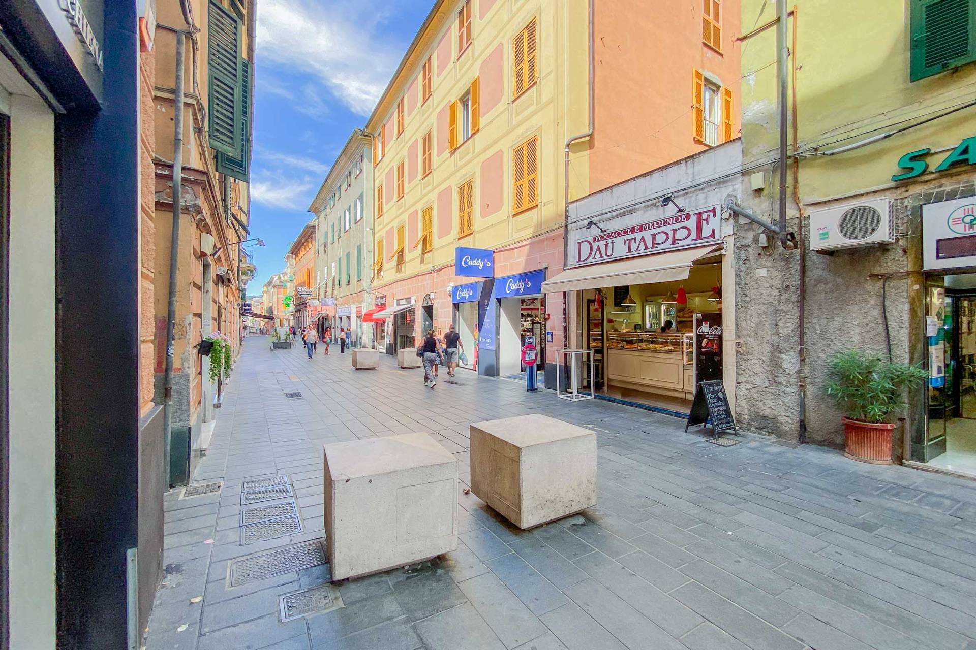 appartamento in vendita a Genova in zona Sestri Ponente