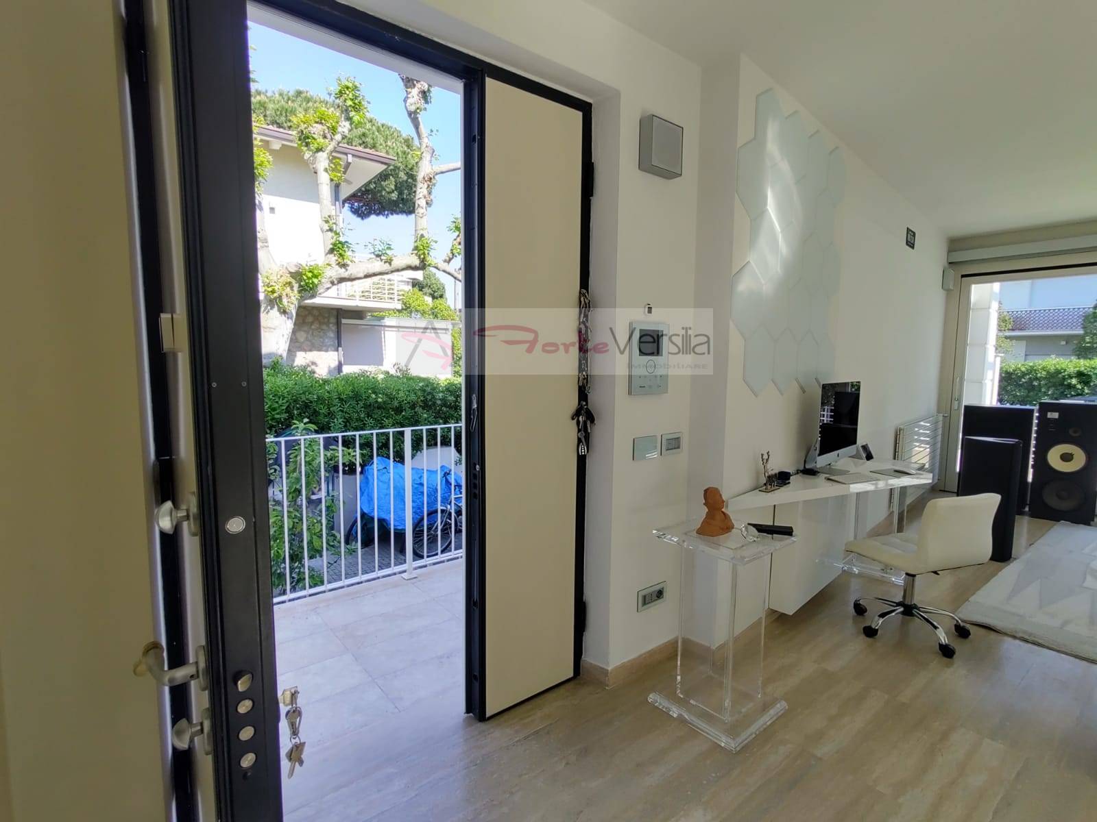 casa indipendente in vendita a Lonato del Garda in zona Lido