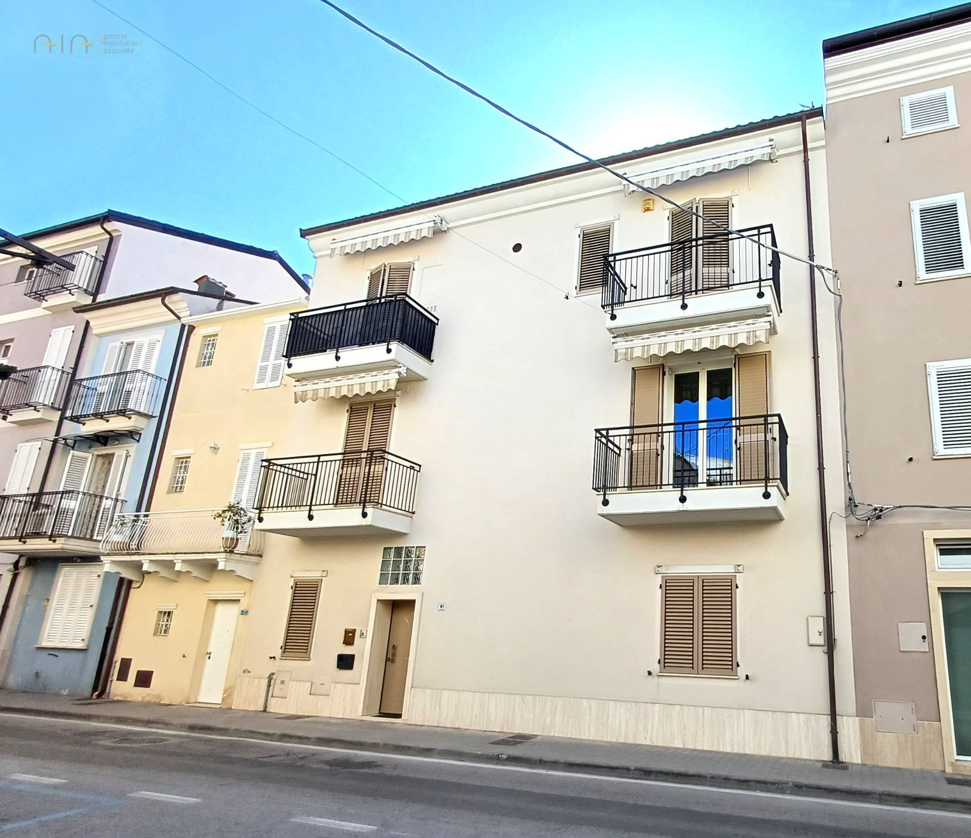 intera palazzina in vendita a San Benedetto del Tronto