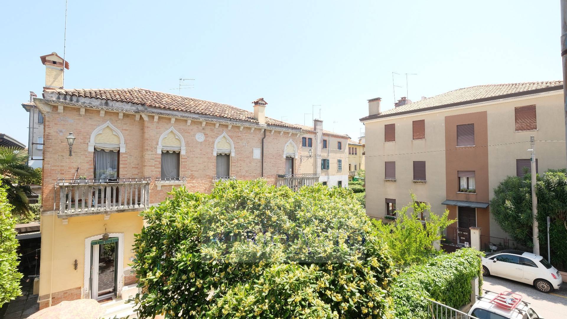 appartamento in vendita a Lonato del Garda in zona Lido