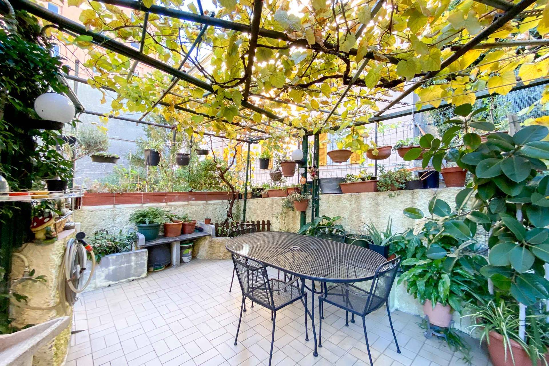 appartamento in vendita a Genova in zona Oregina