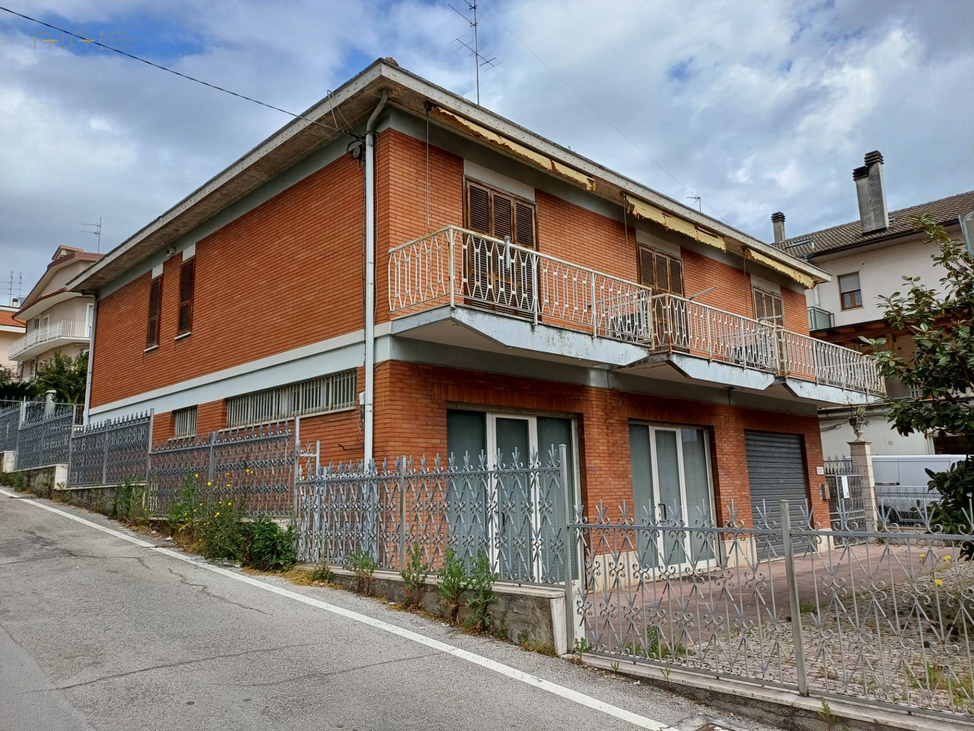 negozio in vendita a Monteprandone in zona Centobuchi