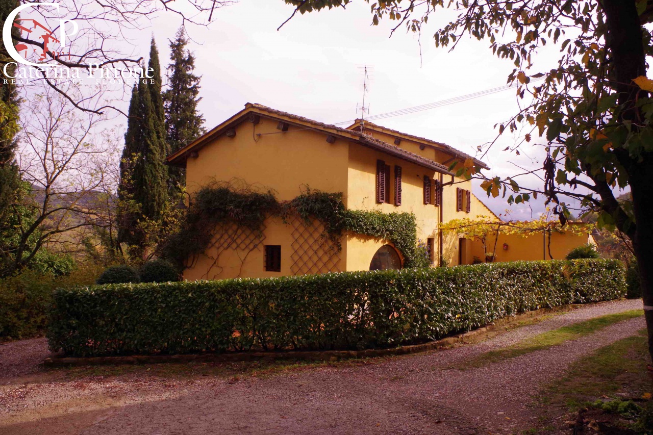 casa indipendente in vendita a Fabriano