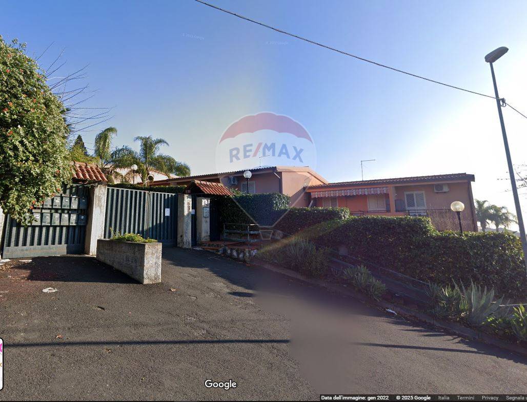 appartamento in vendita ad Aci Catena