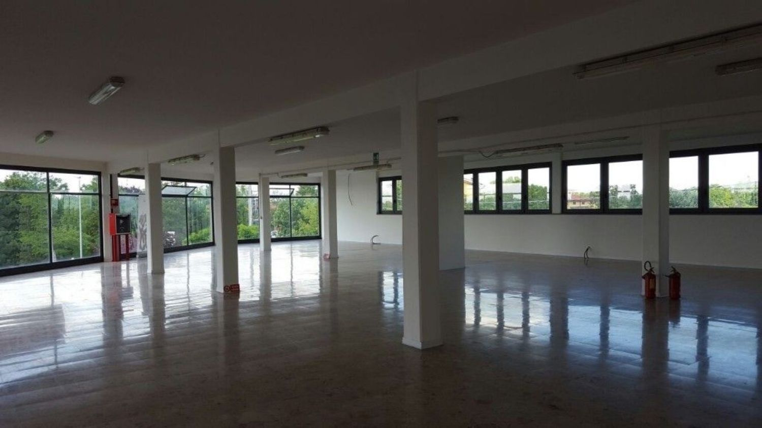 negozio in affitto a Reggio nell'Emilia in zona Santa Croce