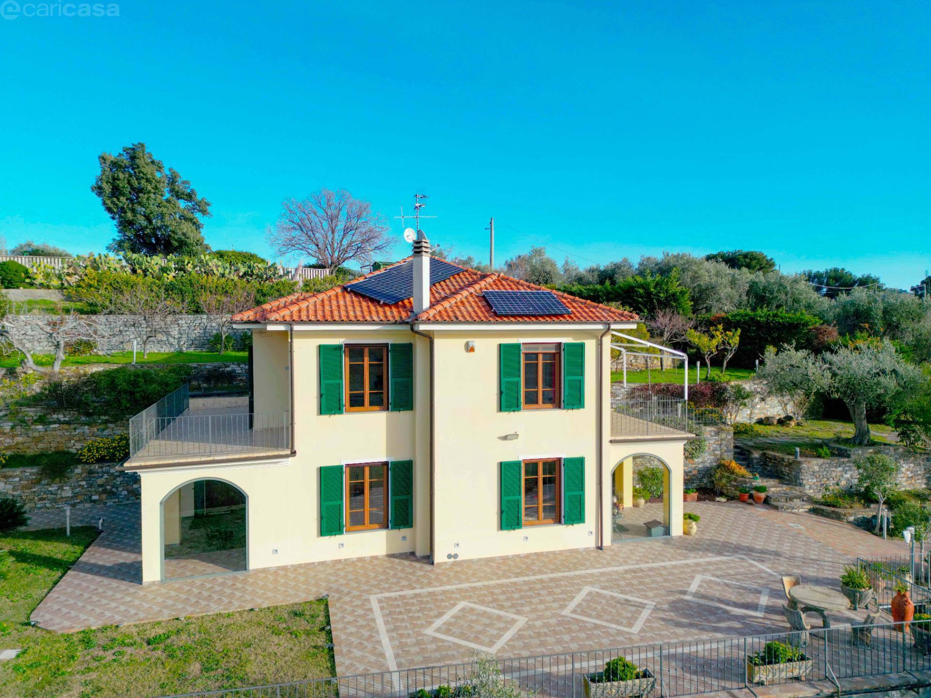 casa indipendente in vendita ad Imperia