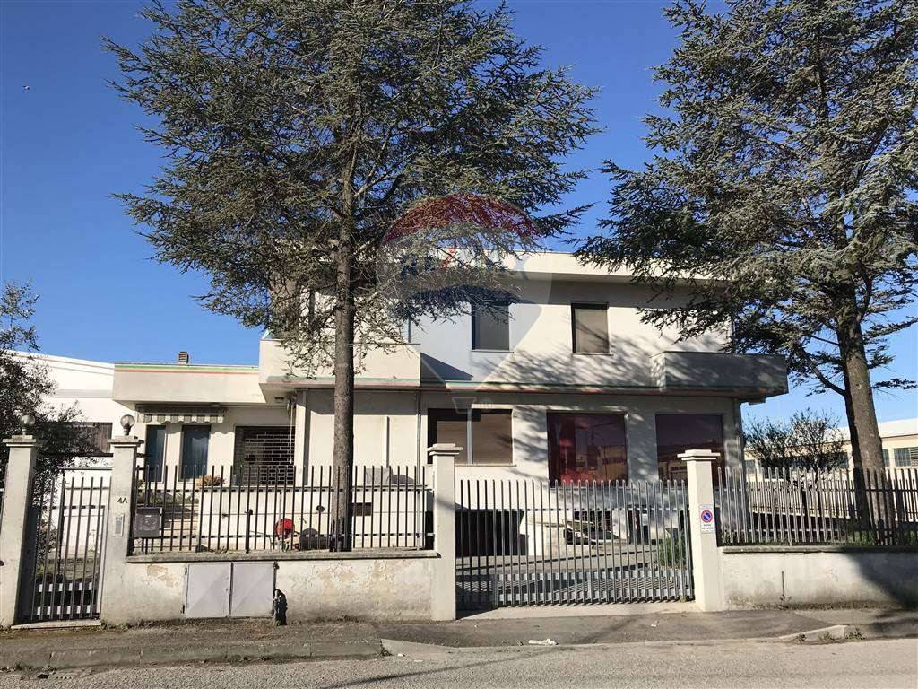 ufficio in vendita a Diso in zona Marittima