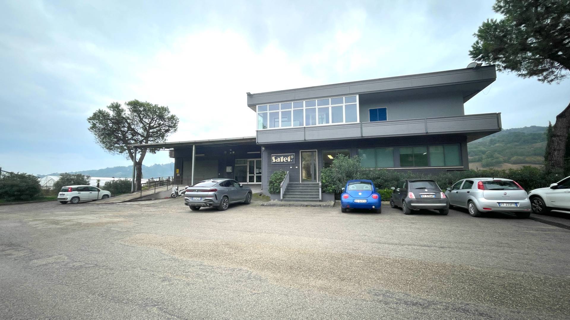 locale di sgombero in vendita a Ripatransone