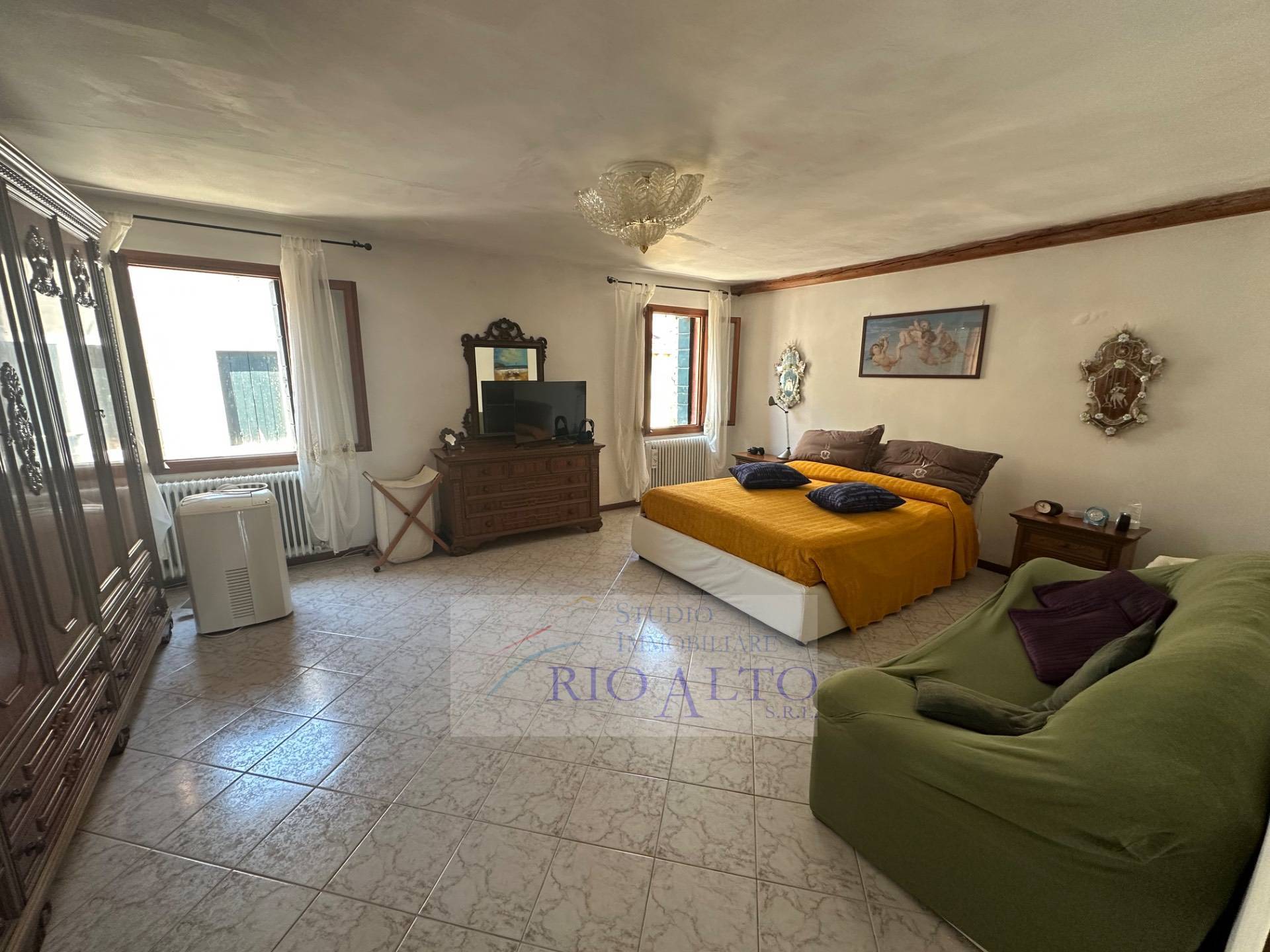casa indipendente in vendita a Fiuminata in zona Castello
