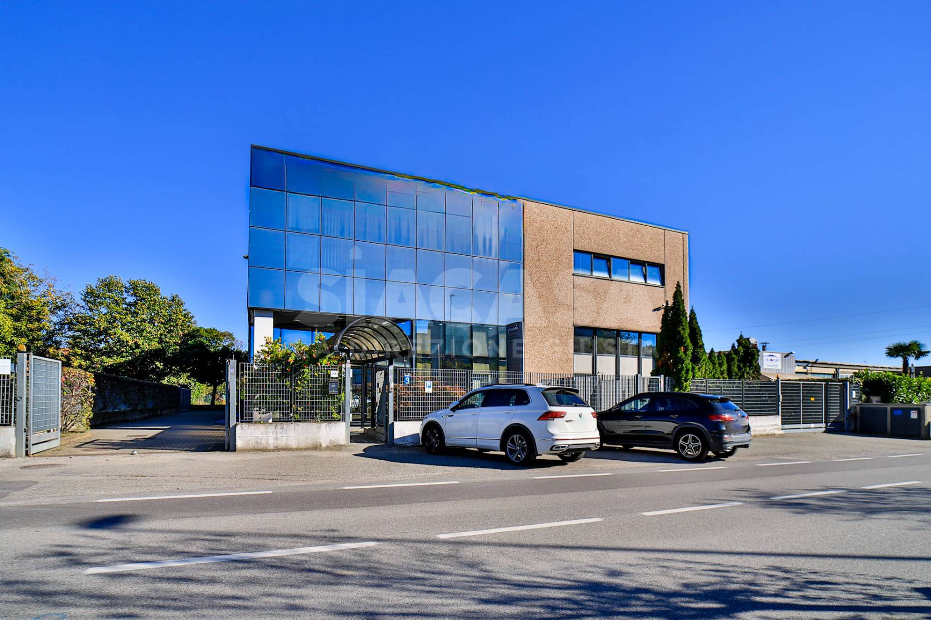 capannone in vendita a Merate