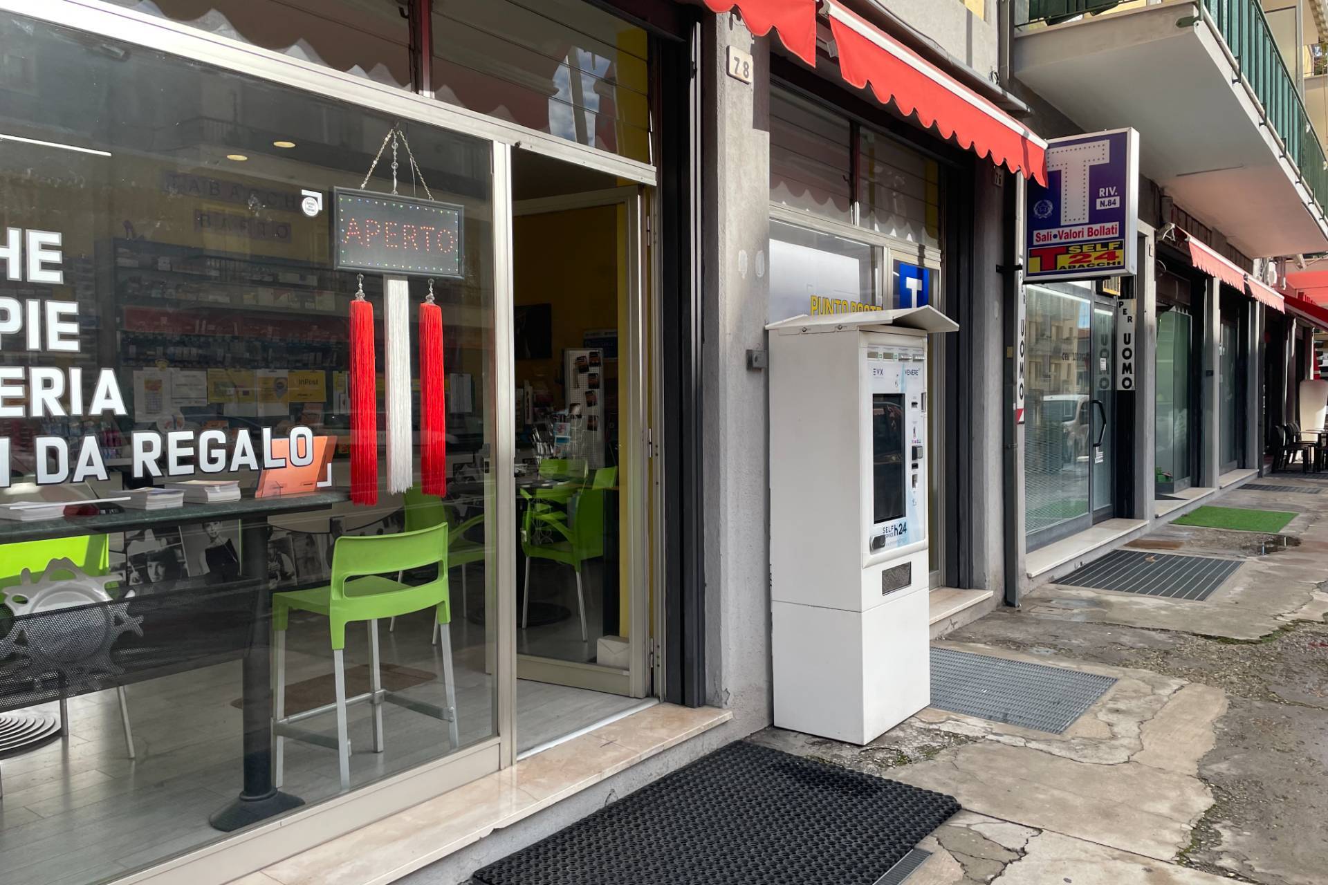 negozio in affitto a Pesaro in zona Pantano