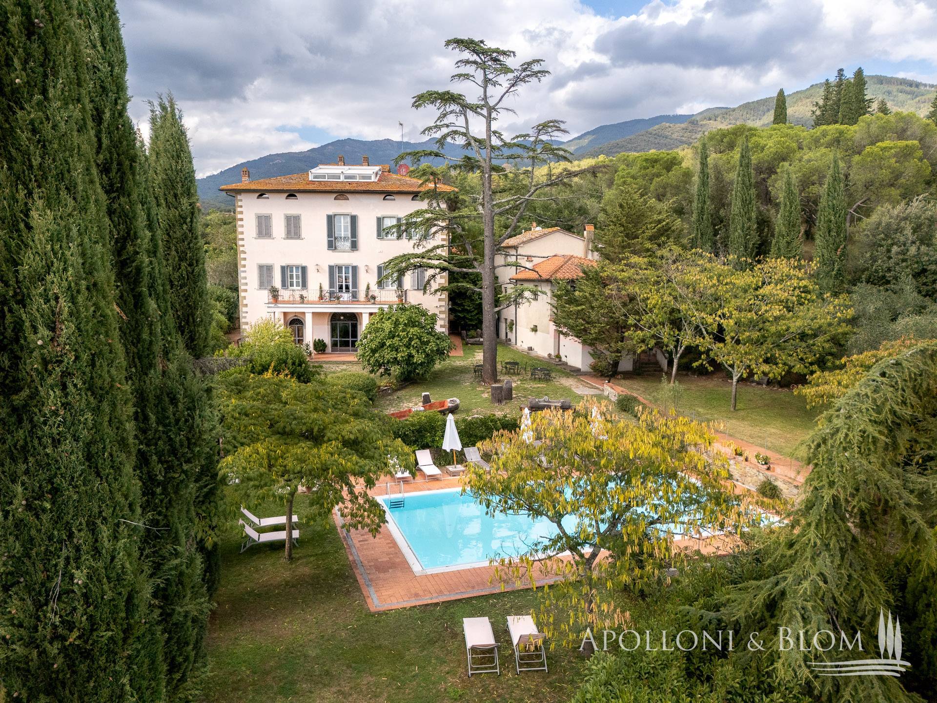 villa in vendita a Loro Ciuffenna in zona San Giustino Valdarno