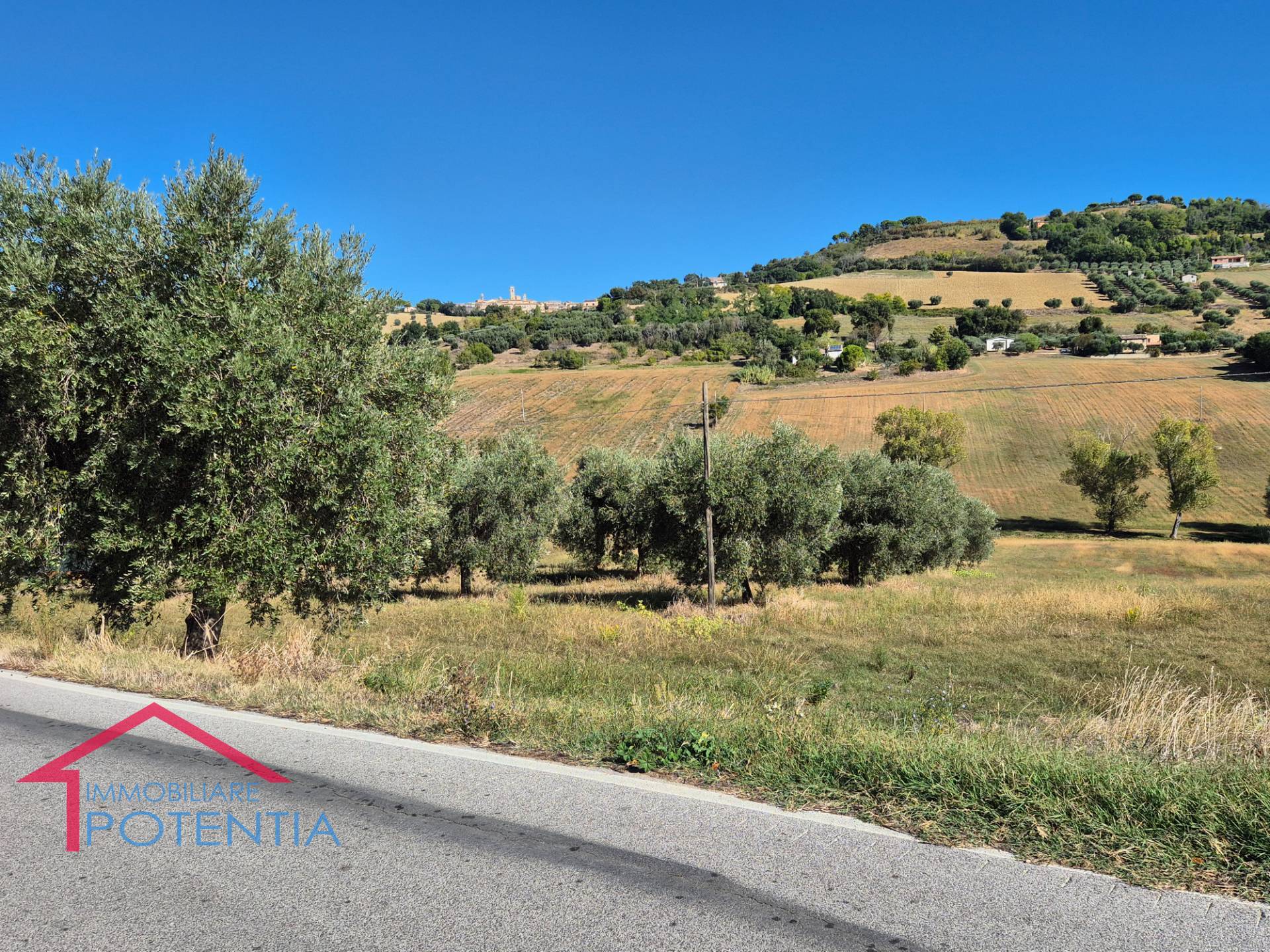 terreno agricolo in vendita a Potenza Picena