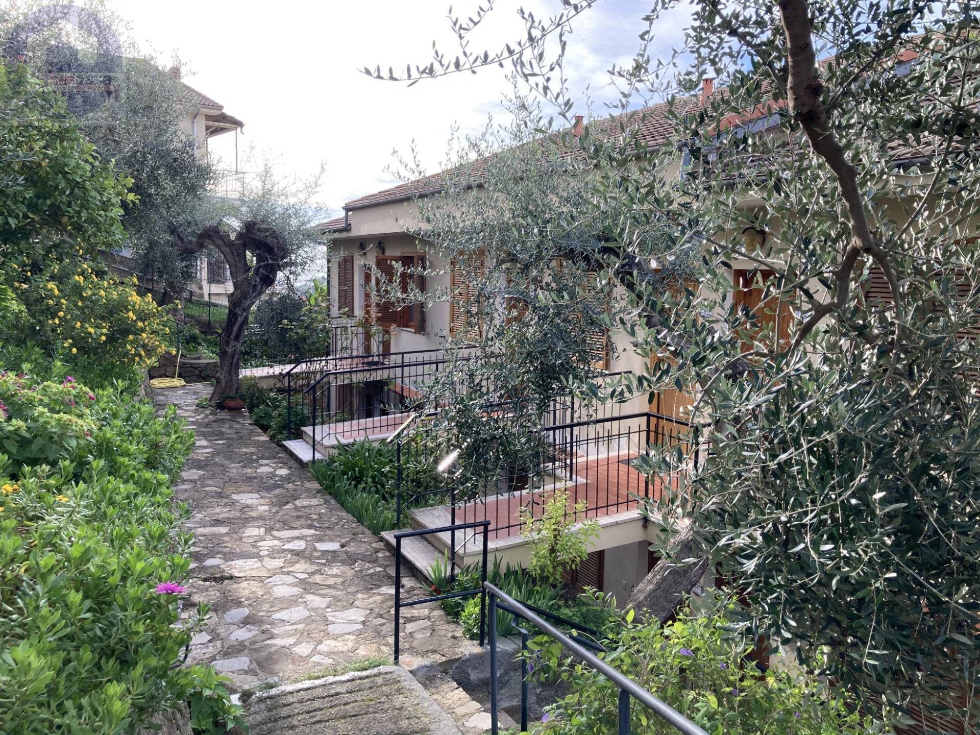 appartamento in vendita a Pompeiana