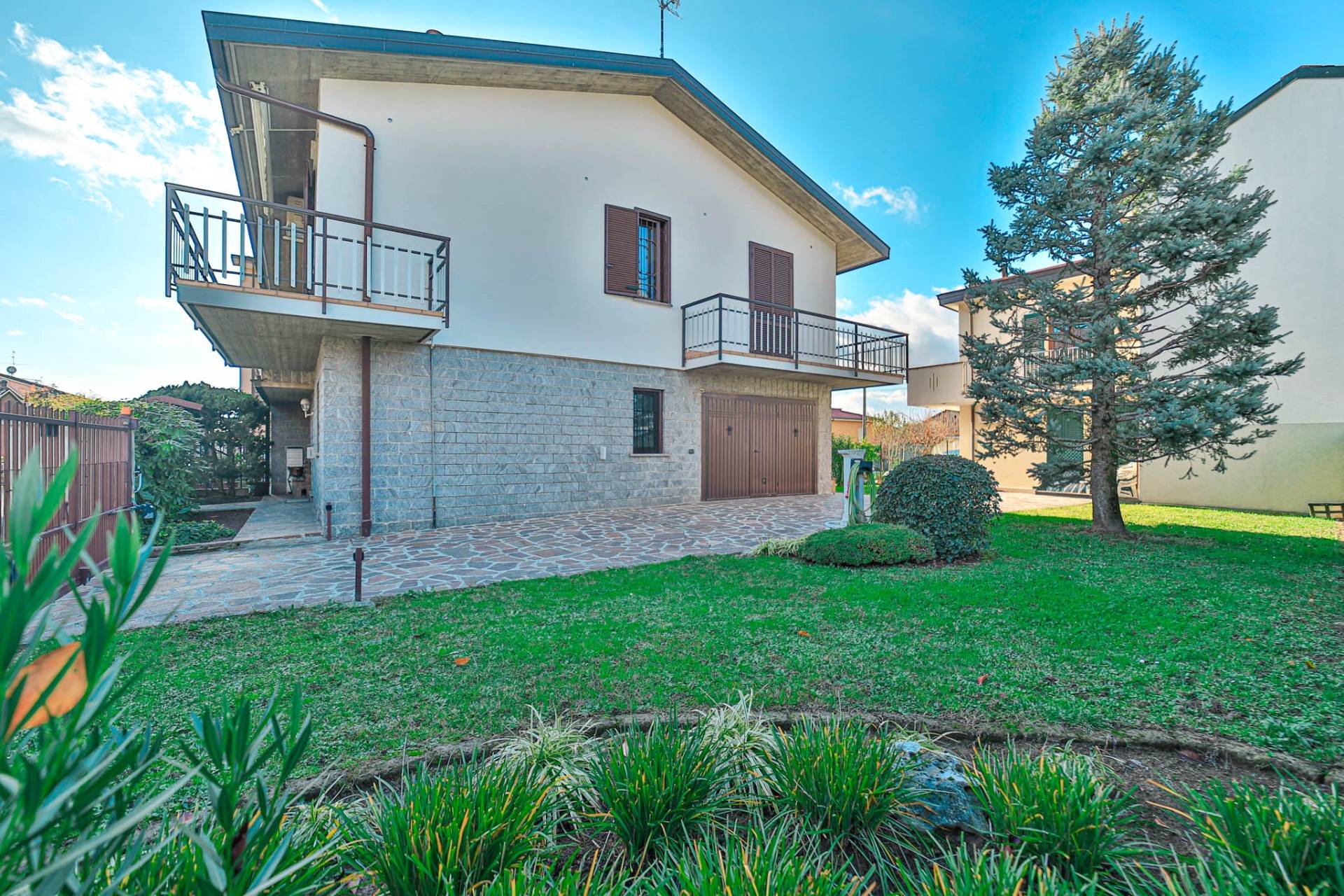 casa indipendente in vendita a Busnago