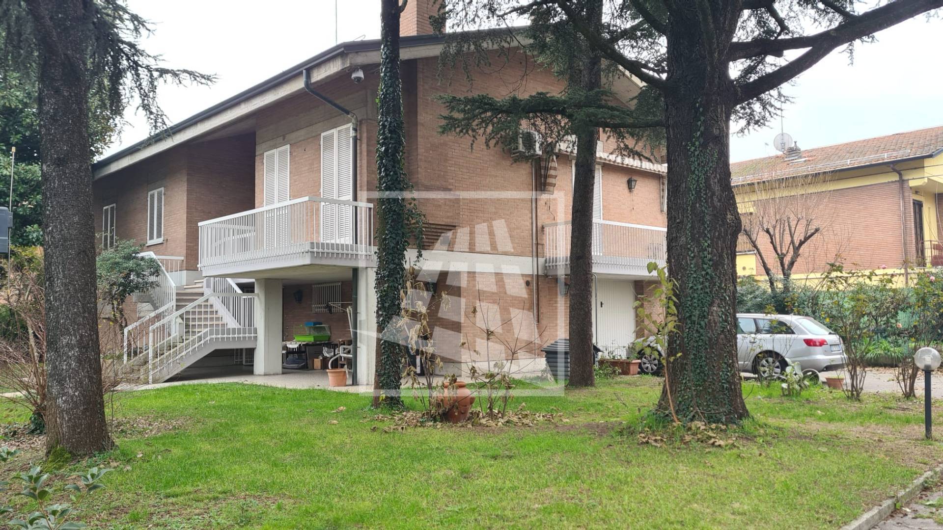 casa indipendente in vendita a Reggio nell'Emilia
