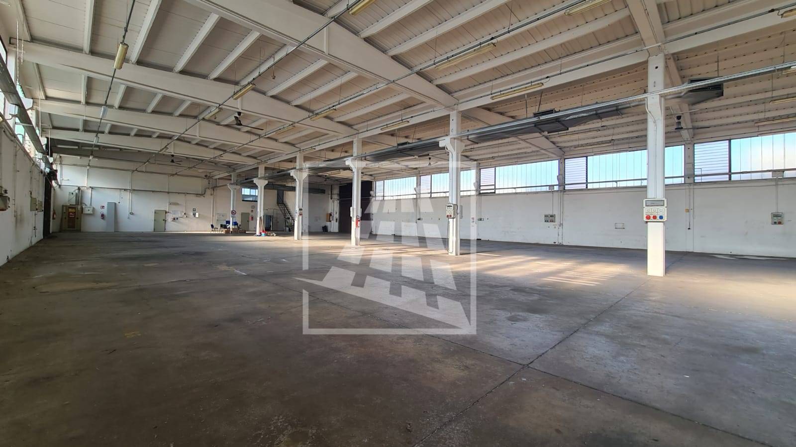 capannone in vendita a Reggio nell'Emilia in zona Mancasale