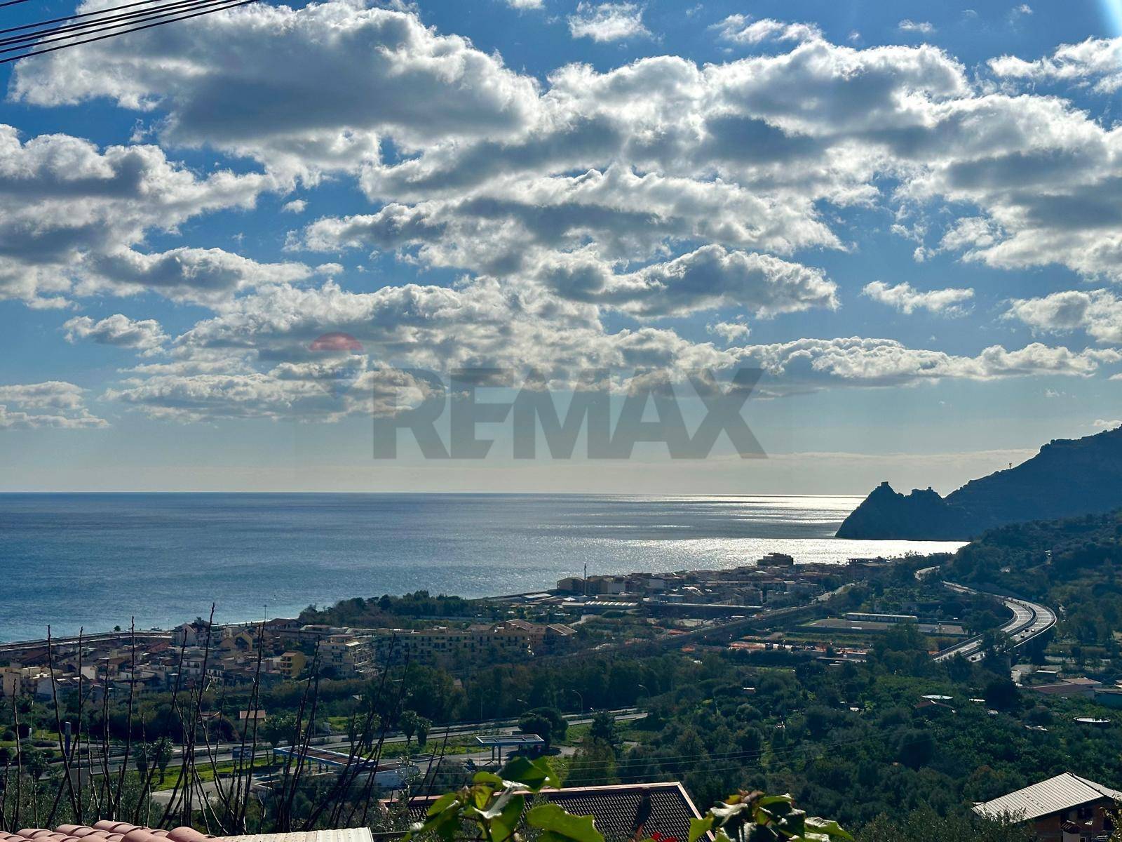 casa indipendente in vendita a Santa Teresa di Riva