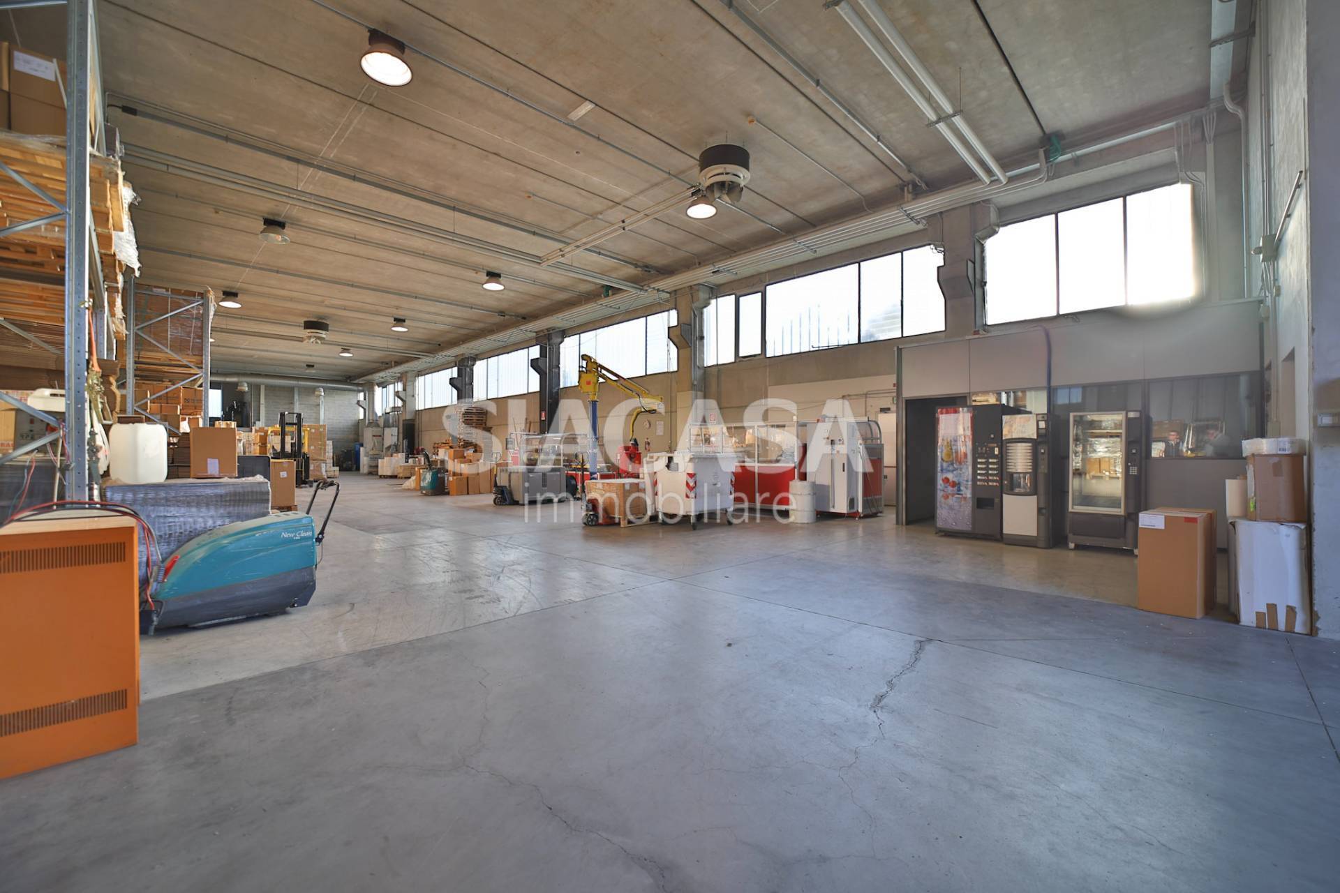 capannone in vendita a Vimercate in zona Centro Storico