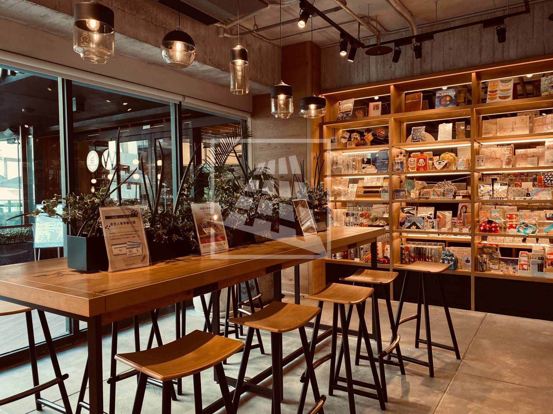 locale commerciale in affitto a Reggio nell'Emilia in zona Città Storica