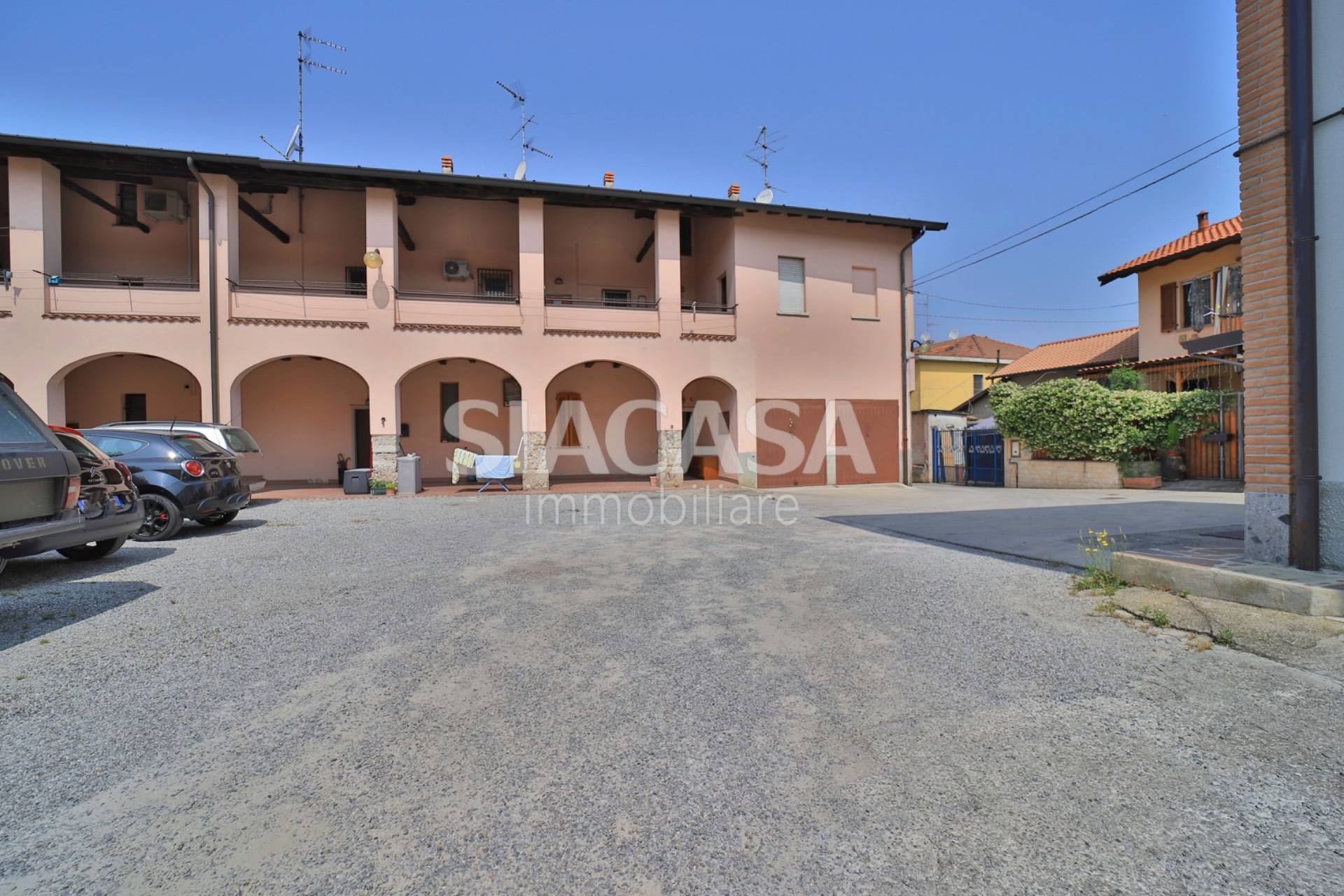 appartamento in vendita a Cornate d'Adda in zona Colnago