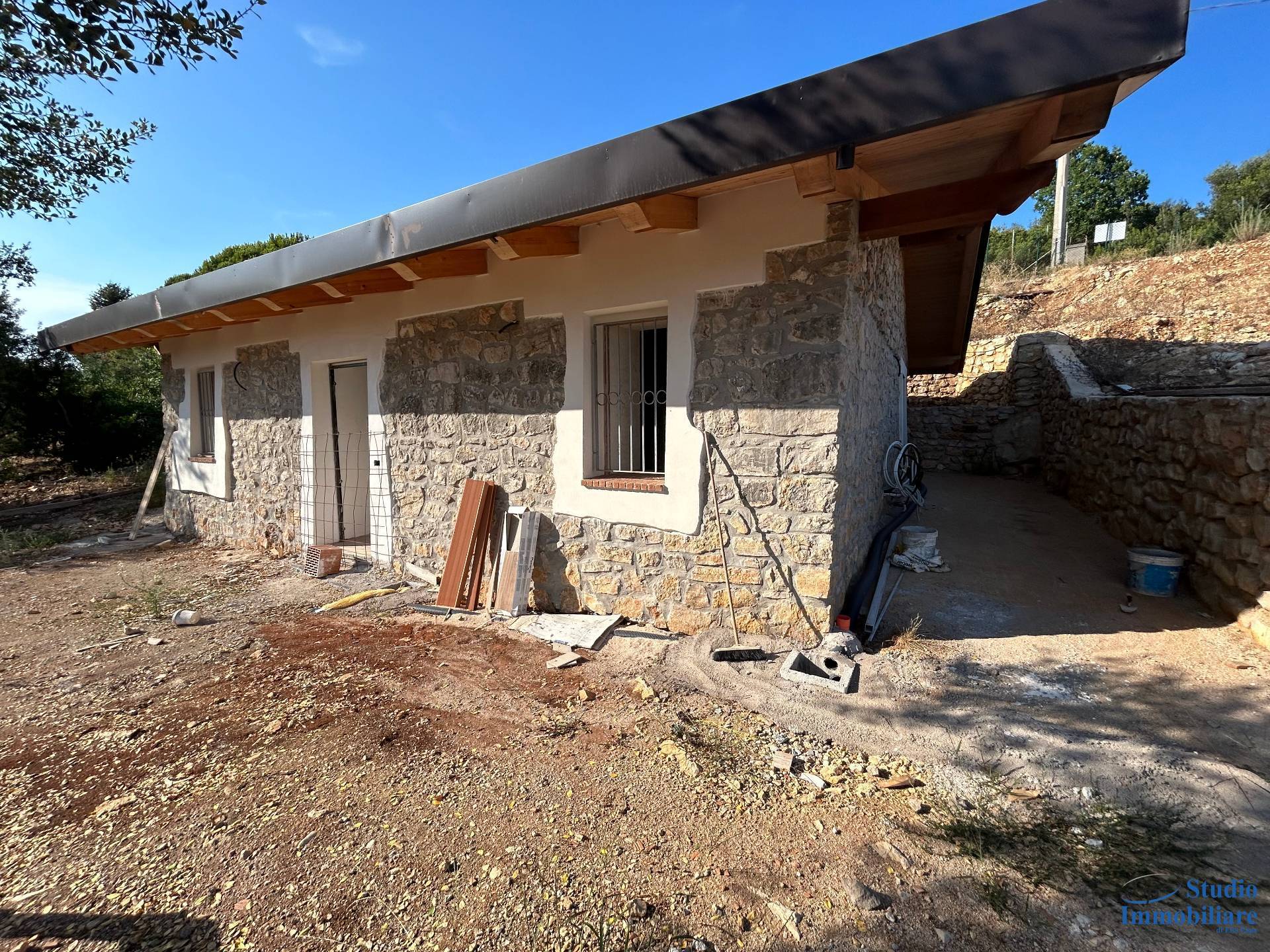 casa indipendente in vendita a Fondi