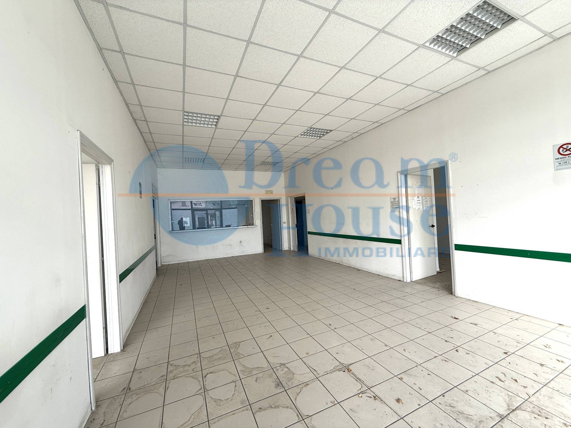 locale commerciale in vendita a Mignanego in zona Vittoria