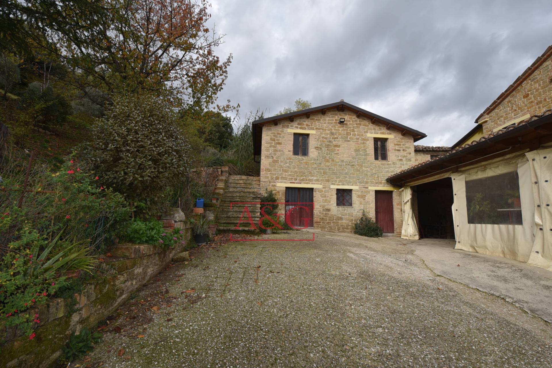 casa indipendente in vendita a Bellagio in zona San Giovanni