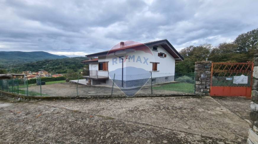 casa indipendente in vendita a Varese
