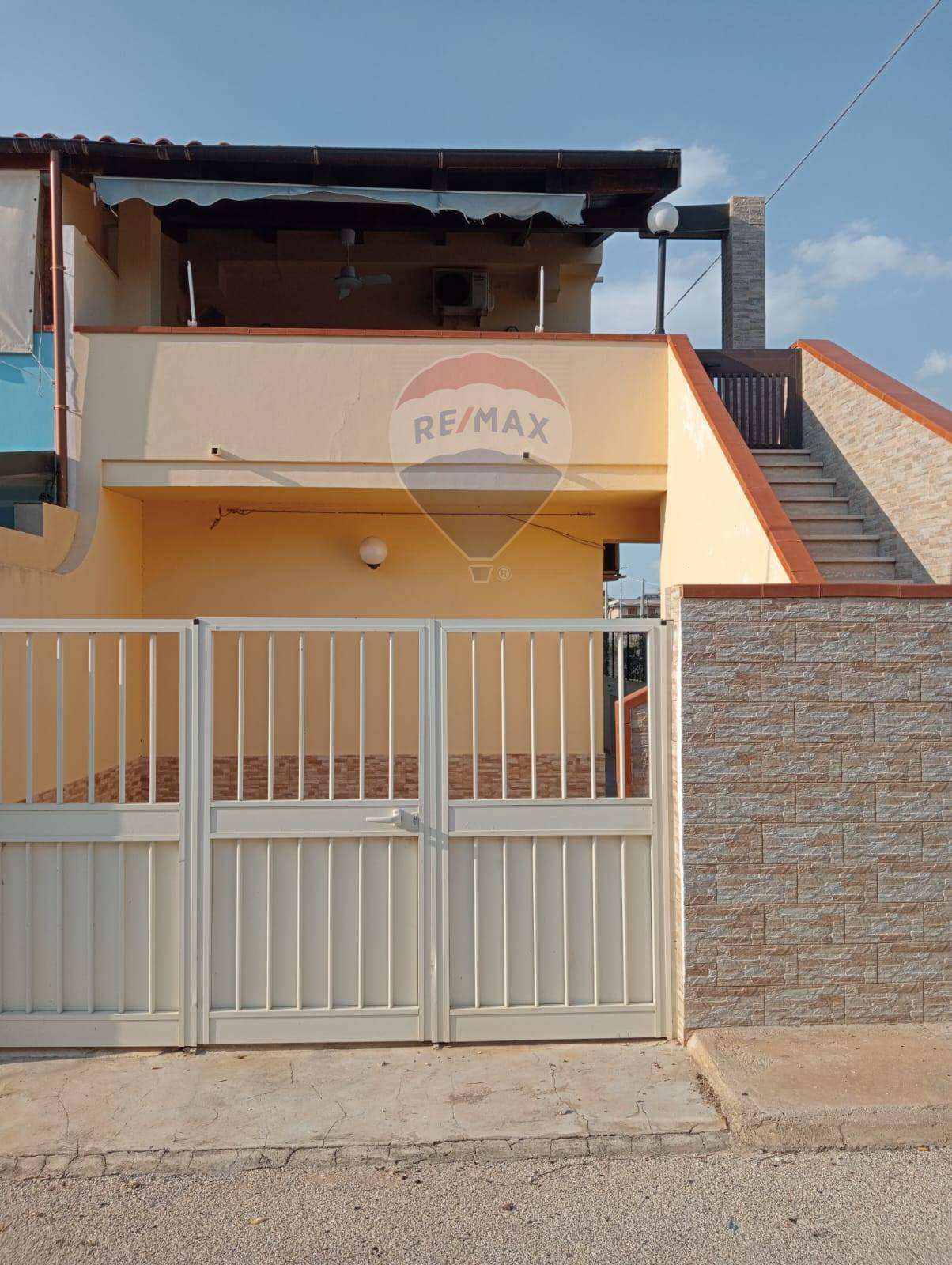 casa indipendente in vendita a Caldarola in zona Croce