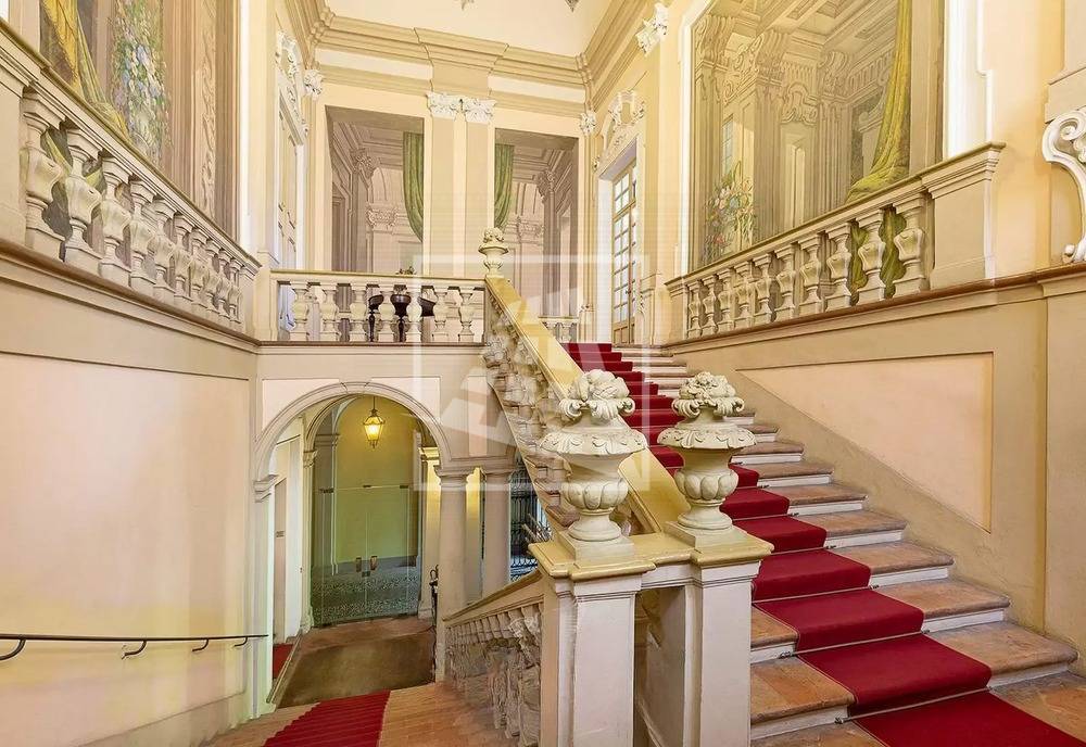 ufficio in vendita a Reggio nell'Emilia in zona Città Storica