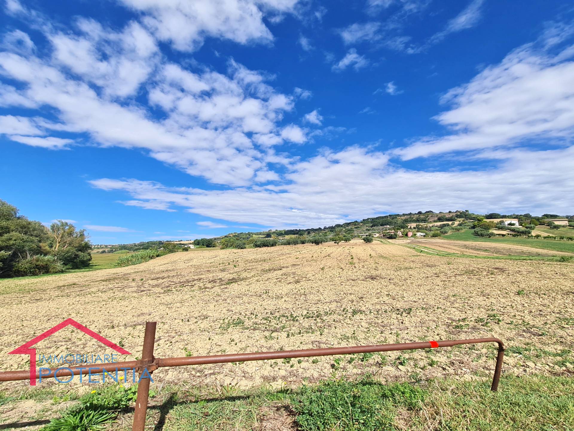 terreno edificabile in vendita a Potenza Picena